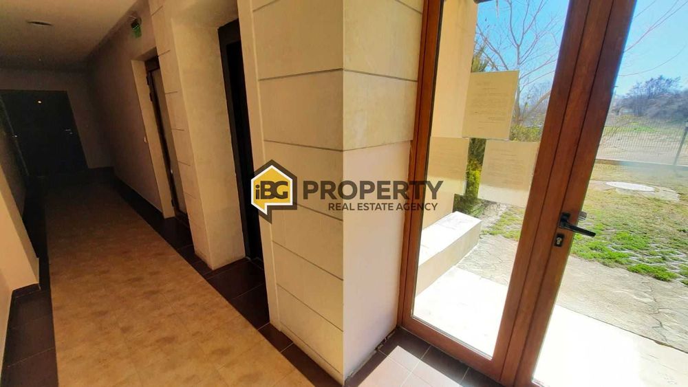 Двустаен апартамент с веранда в град Бяла