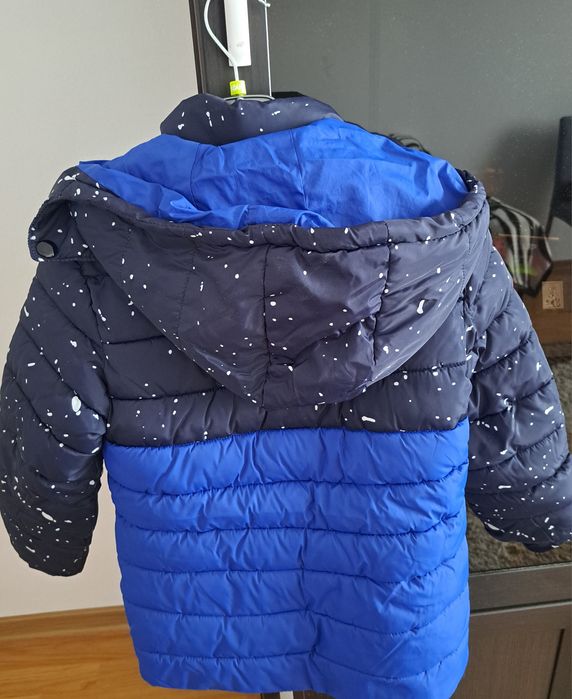 Geaca băiat 12 ani,cu gluga detașabilă.