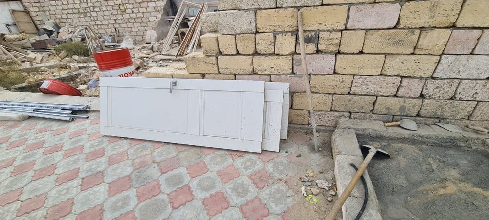 Продается двери.