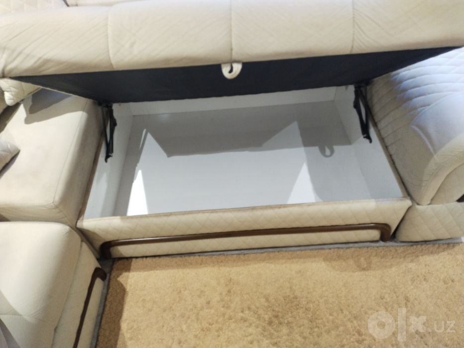 Диван угловой  350$