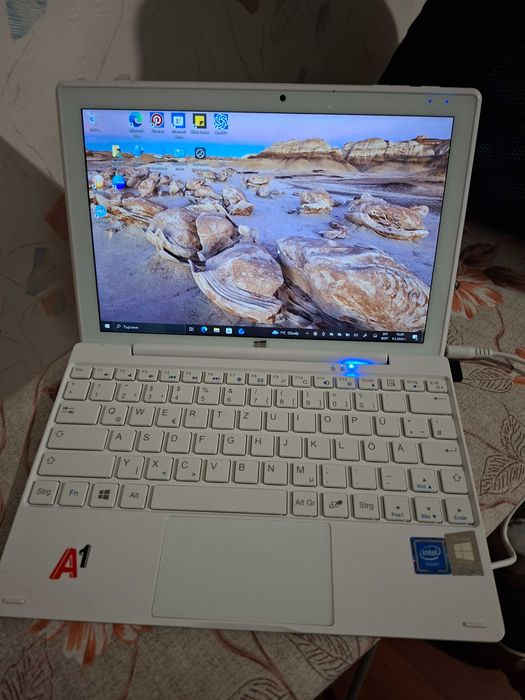 Лаптоп таблет Oliver Book