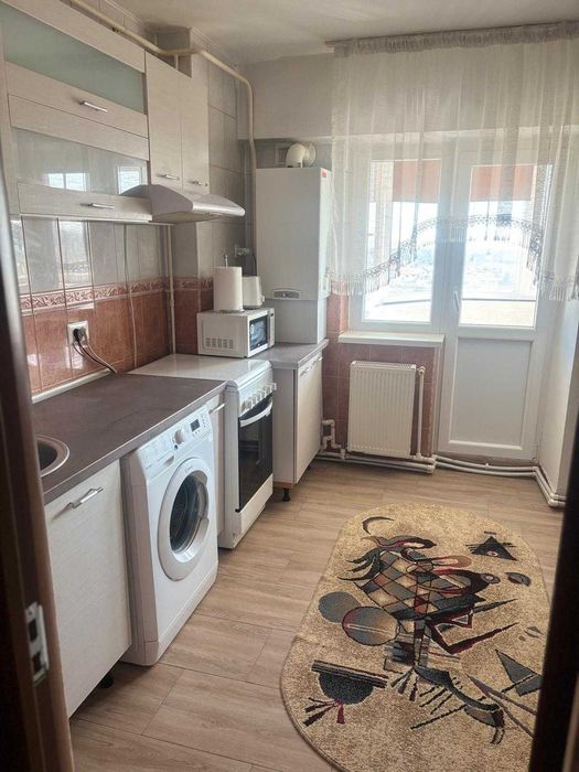 Inchiriez apartament