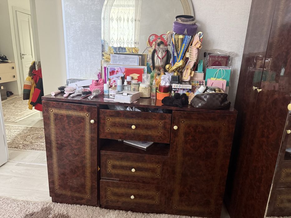 Спальный гарнитур