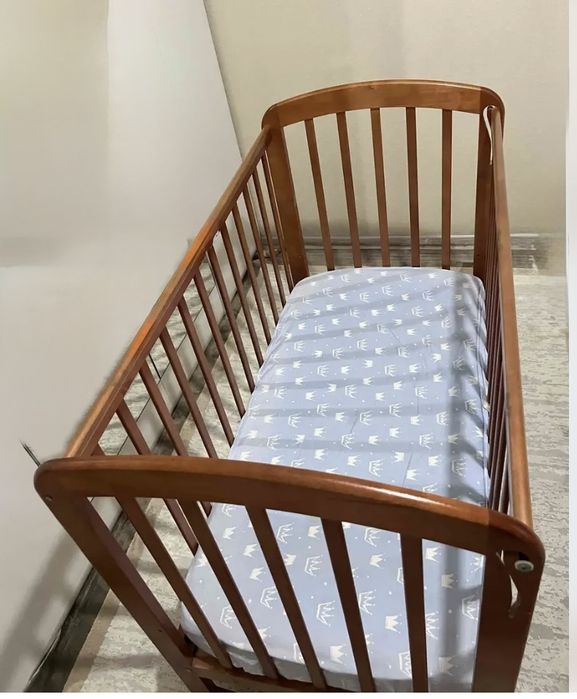 Продам манеж деревянный