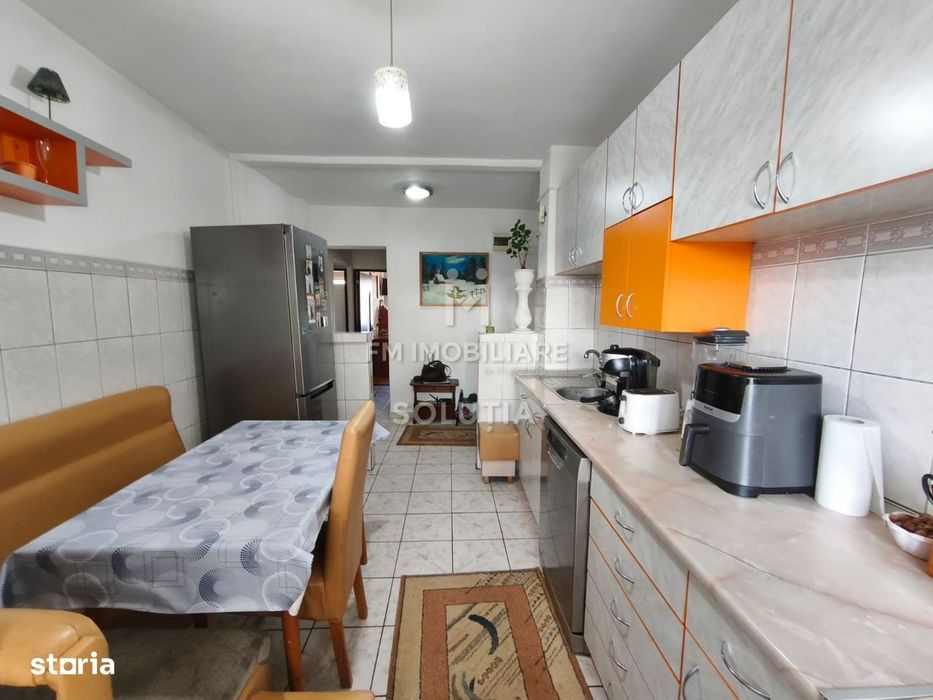 Apartament 3 camere decomandat │Republicii zona SRI│etaj intermediar
