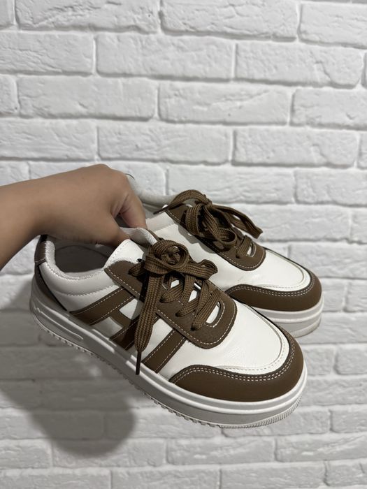 Кроссовка женский