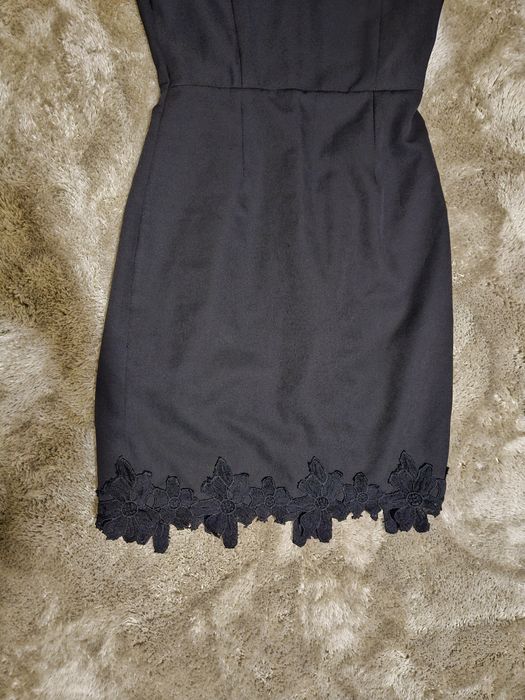 Стилна черна рокля