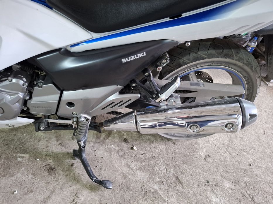 Мотоцикл сузуки дорожный