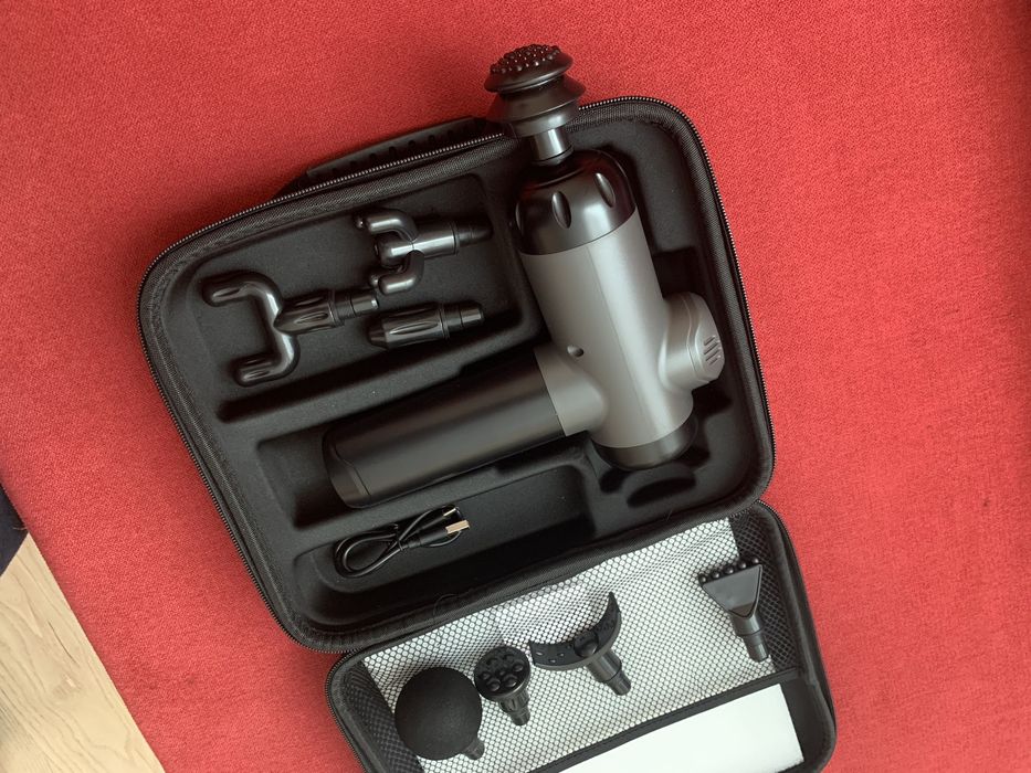 Пистолет за масаж с 99 нива  USB зареждане LED екран 8 придставки