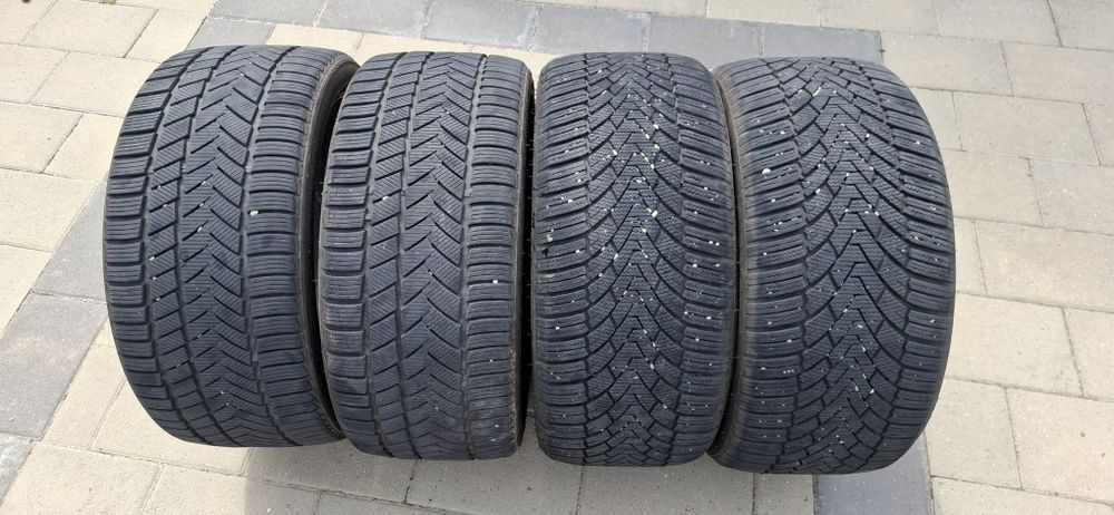 Vând 4 anvelope 255 35 19  folosite doar un sezon