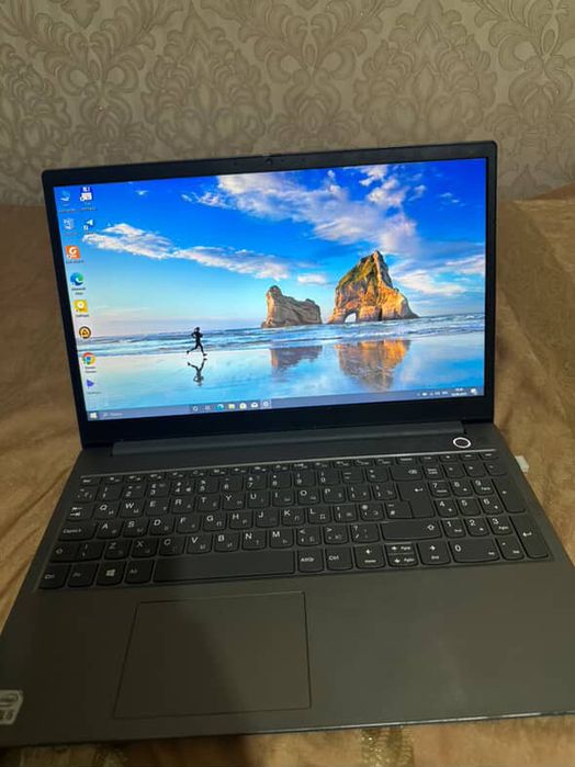 Lenovo noutbook sotiladi