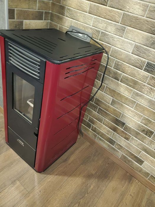 Продавам италианска печка на пилети марка ARTEI 10 кw