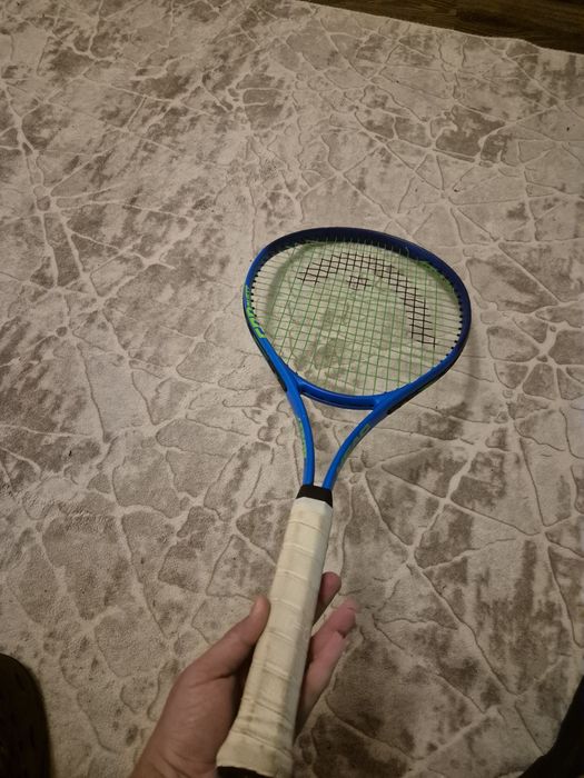 Ракети за тенис на корт
