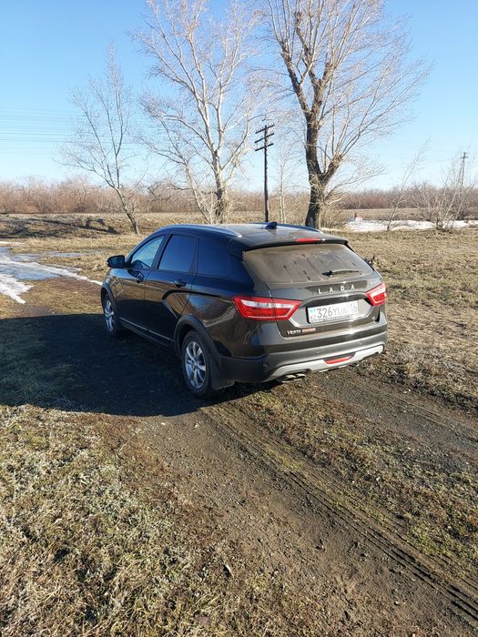Автомобиль Лада Веста св Кросс