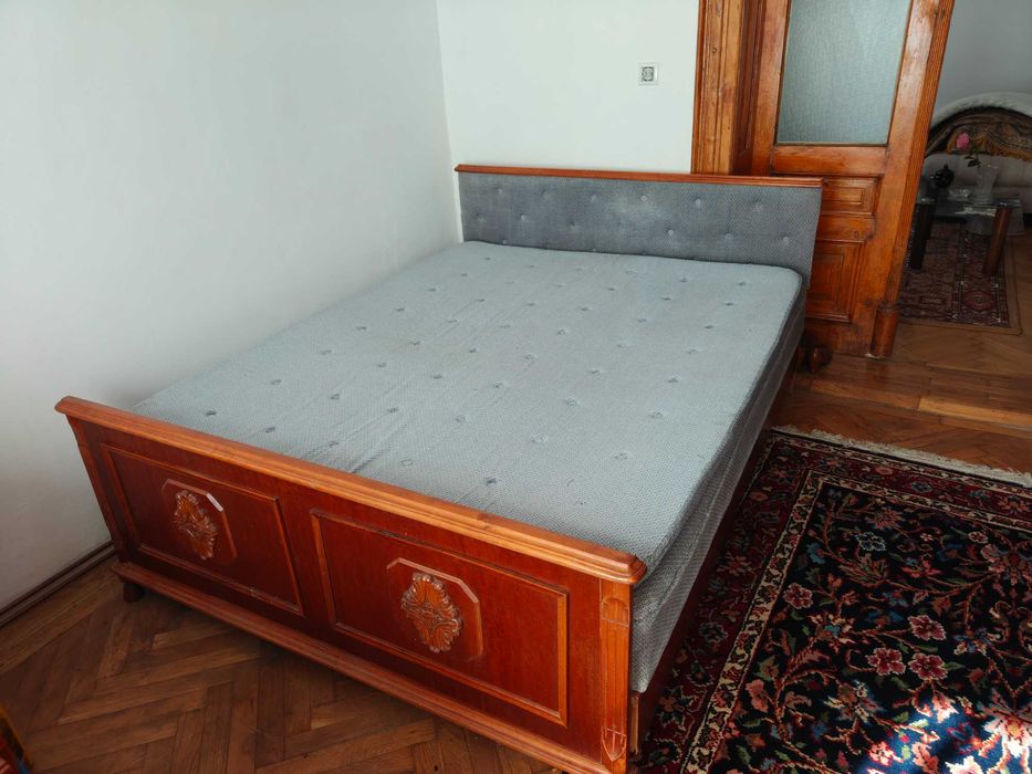 Pat doua persoane, stare buna, putin folosit, 1600x2000