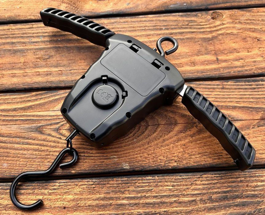 Дигитален кантар с термометър и светещ дисплей за риболов