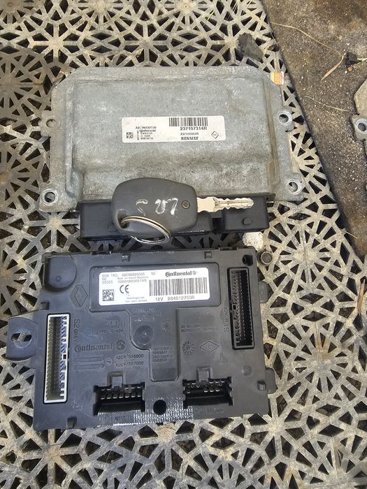 Kit pornire Calculator motor ECU Dacia Logan 2 [Fabr 2012-2020] 237107314R 1.2 Benz D4F740 55KW / 75CP