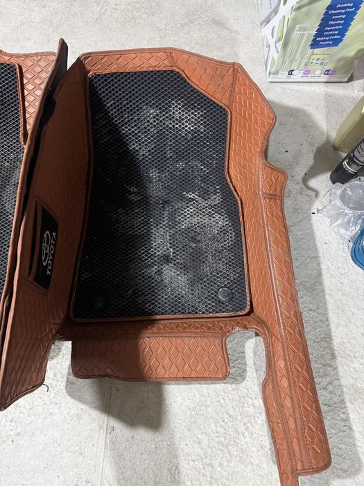 Продам Полики 5D чехол Камри 70-75