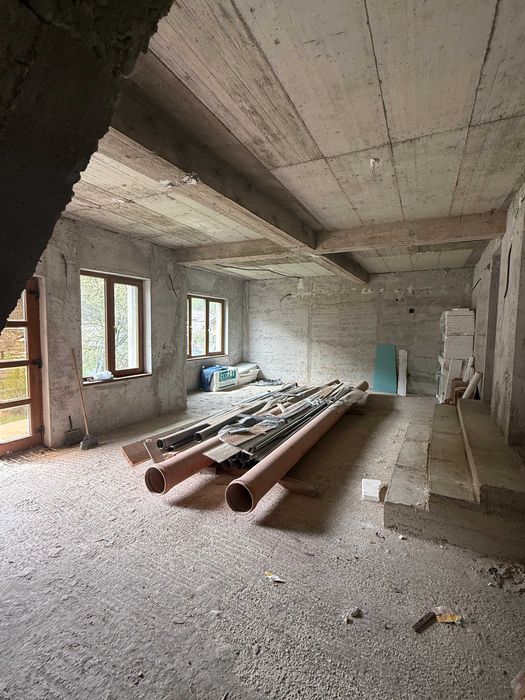 Casă de vânzare la munte, 5 camere, curte mare, garaj jud. Neamț, aproape de Mănăstirea Pângărați