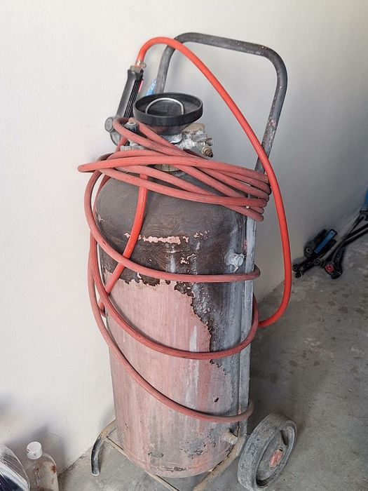 Продавам небулизатор 50 литров