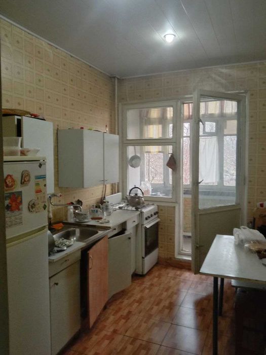 Продаётся квартира Чиланзар Алгоритм 3 комнатная 2 этаж