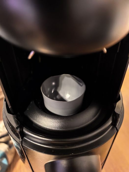 Машина за еспресо Nespresso Vertuo ENV150B от De'Longhi. 339евро е нова