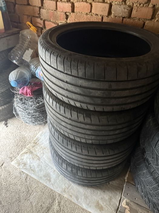 Летни гуми Brigstone 225/40/18