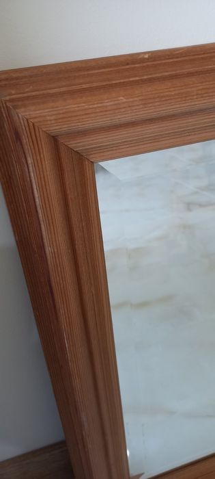 Красиви огледала с рамки от масивна дървесина