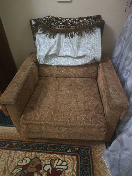 Продаются 2 кресла .