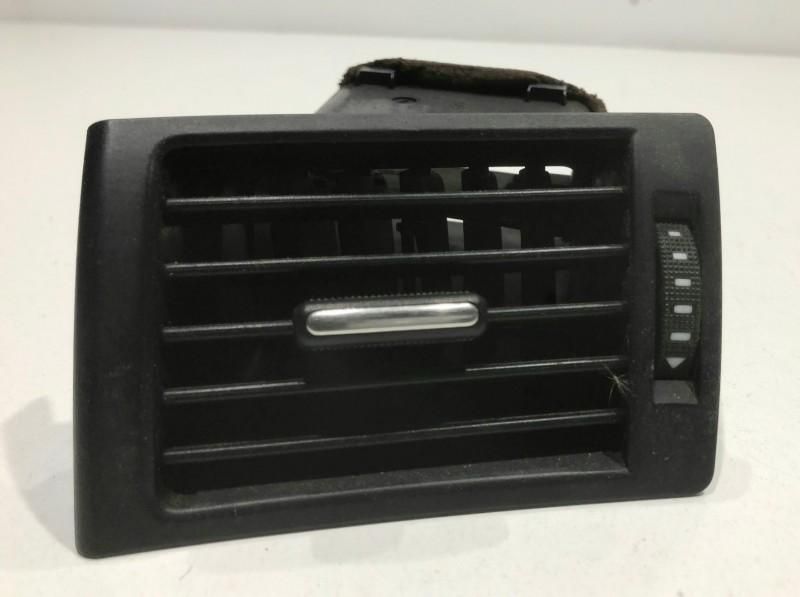 Grila ventilatie stanga fata 8e0820901f Audi A4 B7 [2004 - 2008]