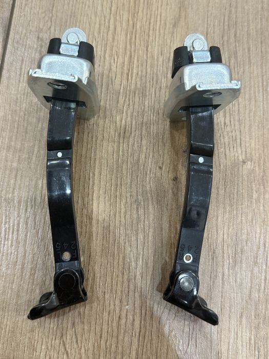 Ограничители двери Новые