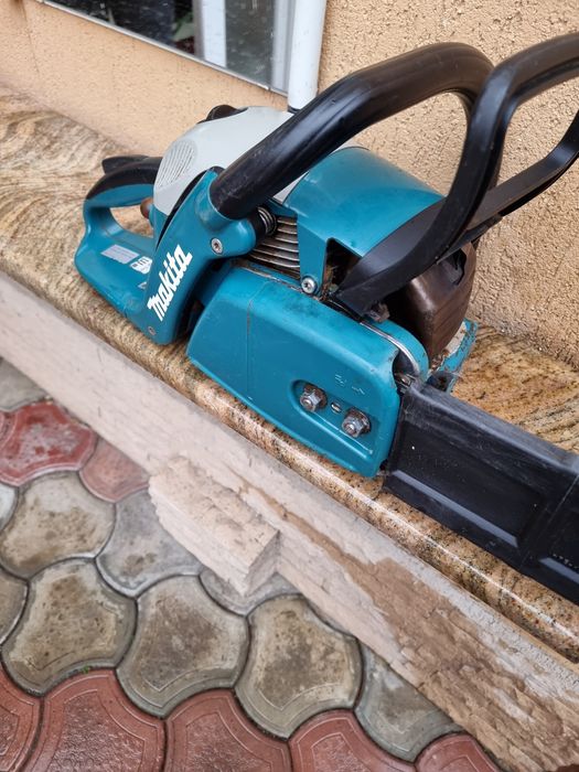 Makita     benzina  DCS 4301