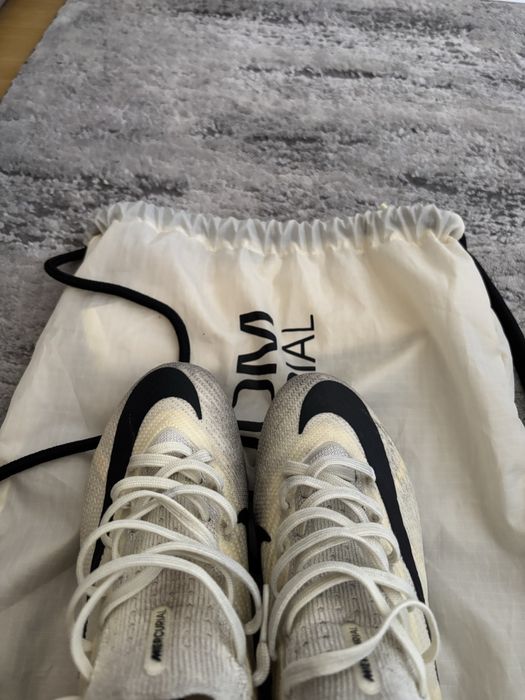 Ghete de fotbal nike