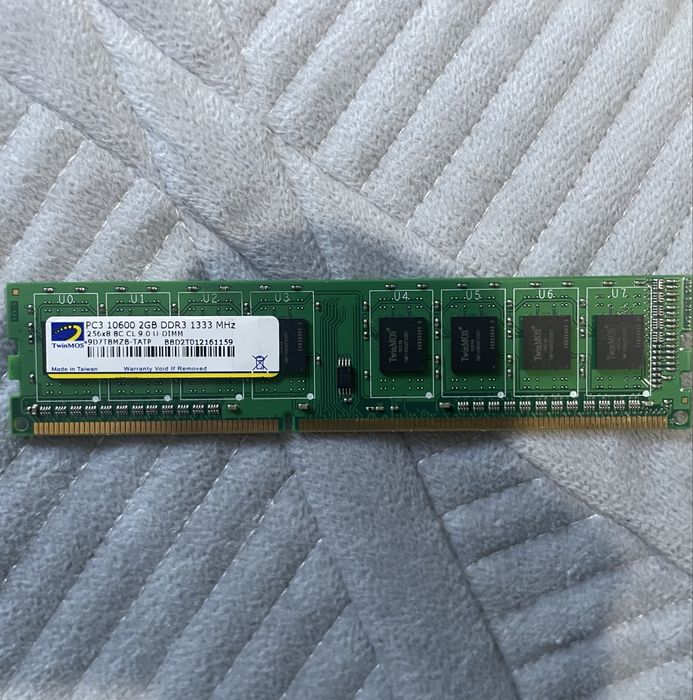 Плашка ОЗУ (Оперативная память) TwinMOS 2GB DDR3 1333 MHz (PC3-10600)