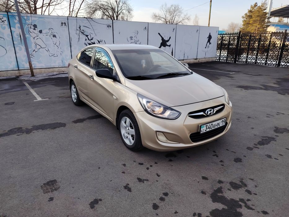 Хюндай Акцент 2011год