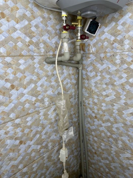 Продам бойлер Аристон