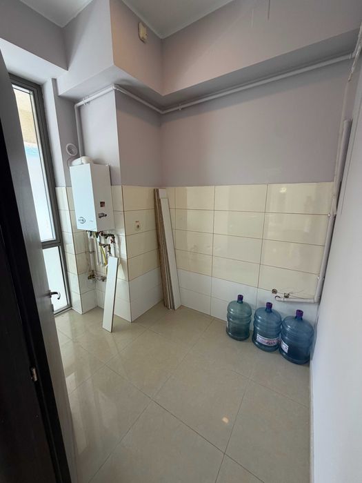 Spațiu comercial situat pe bulevardul I.C. Brătianu nr 26, în zona Aqualex, vis-a-vis de Policlinica CFR / Gara CFR.