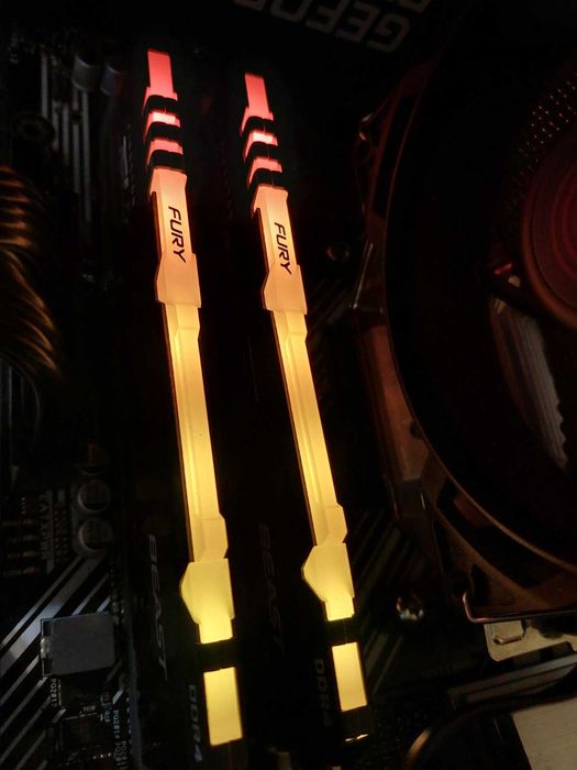 32GB 3600Mhz CL18 - Corsair Vengance, HyperX Predator, Kingston Fury