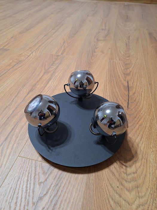 Plafoniera cu trei leduri