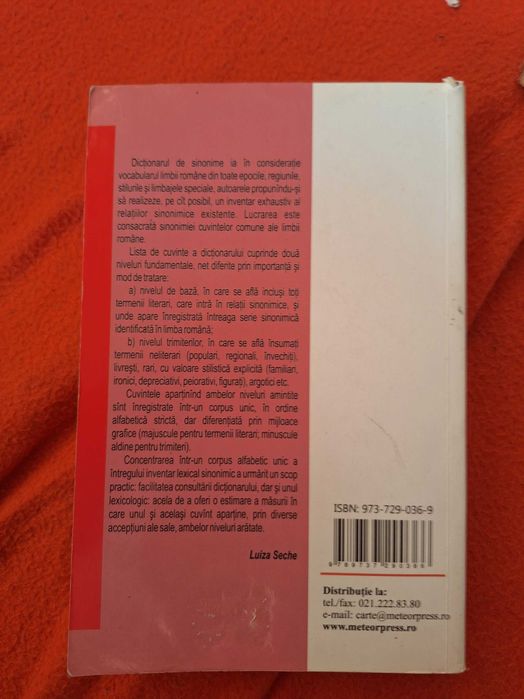 Vând 4 cărți diverse titluri