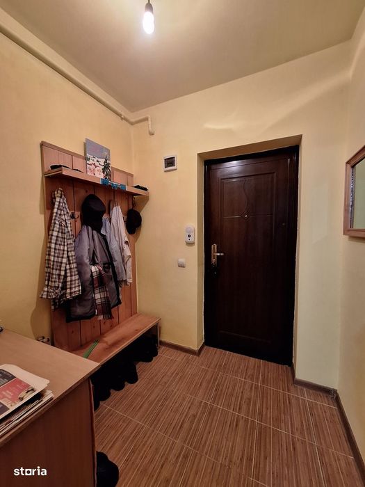 Apartament cu o camera decomandat, balcon, zona Eroilor