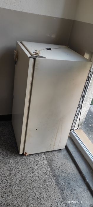 подарявам работещ хладилник в Карлово