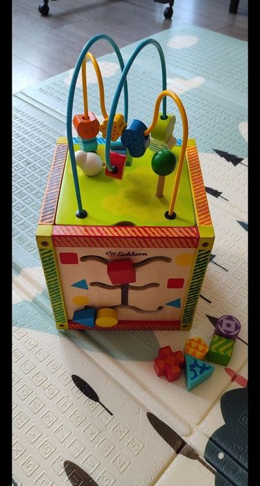 Дървен куб Eichhorn  Игрален център