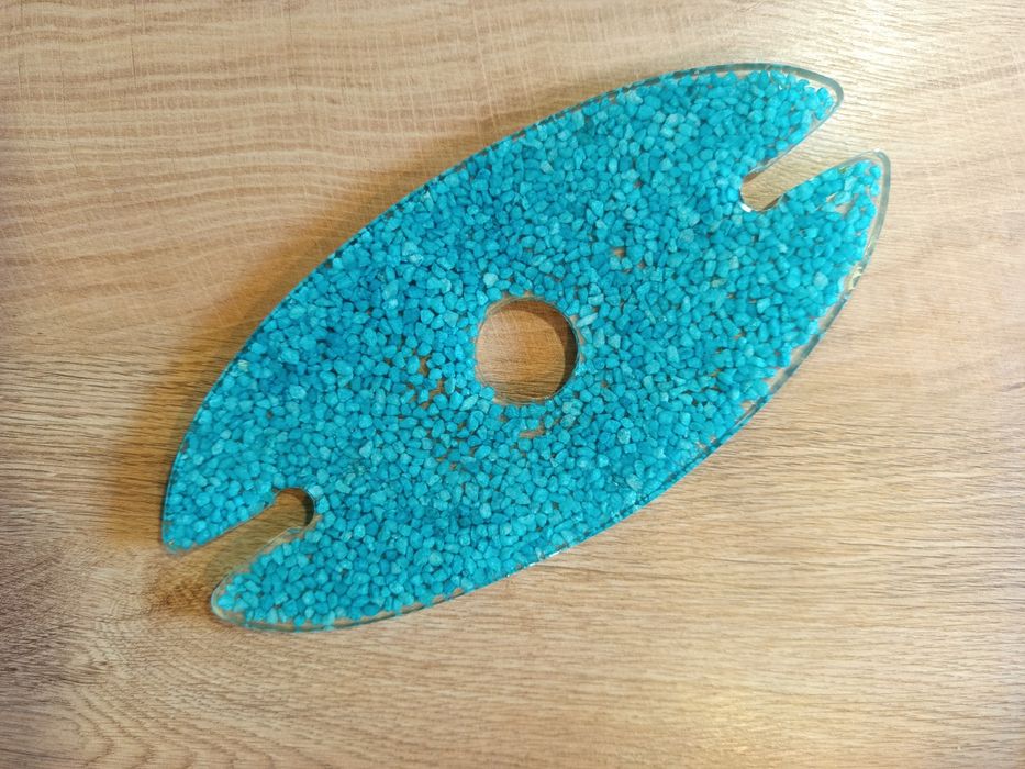 Стойка за вино от епоксидна смола с две чаши