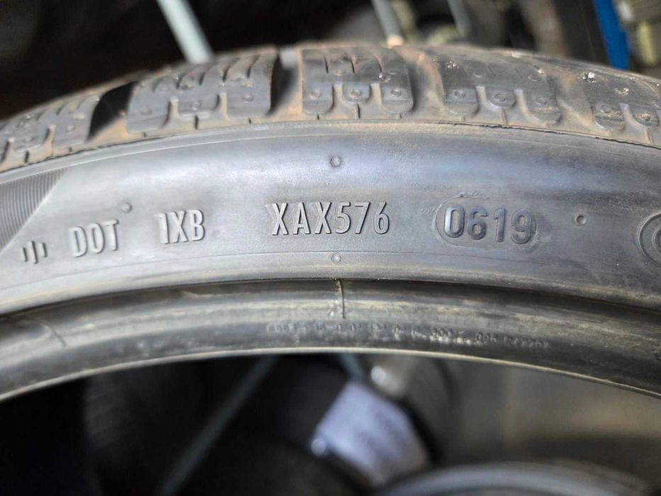Гуми 285/30R20 101W M+S  Pirelli PZero Winter за RS6 дот 2019