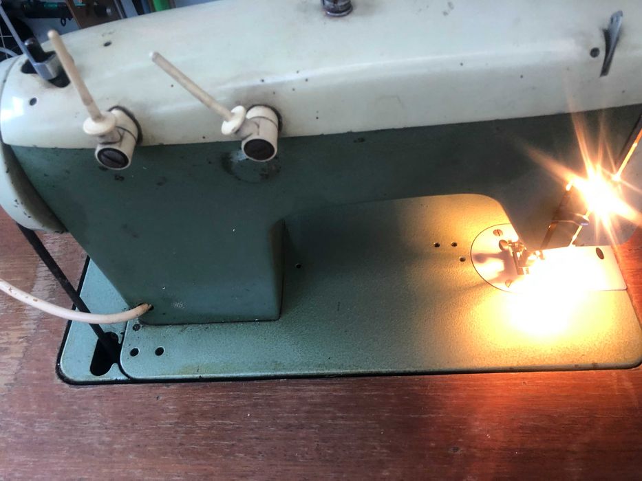 продавам стара немска шевна машина