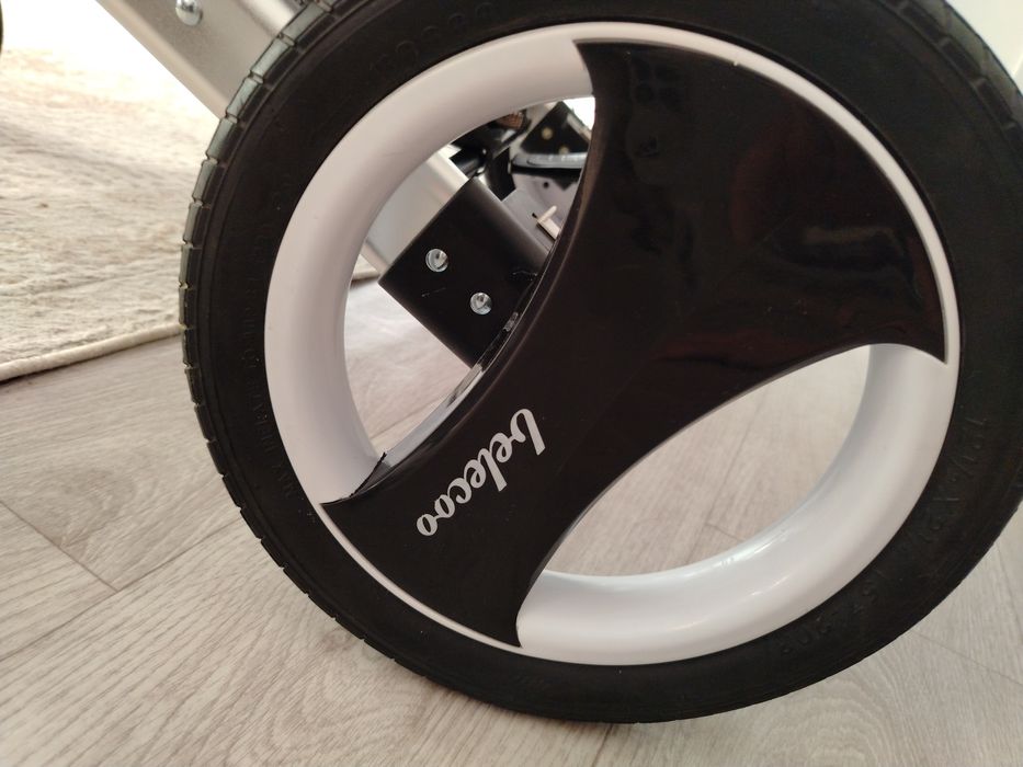 Гарантия есть  так как новая