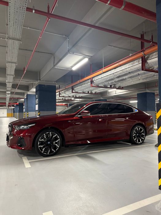 BMW i5 M Sport 35L 2.900 km. Full option.