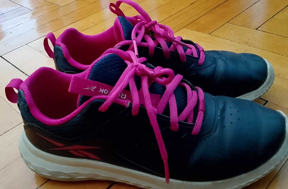 Маратонки за момиче