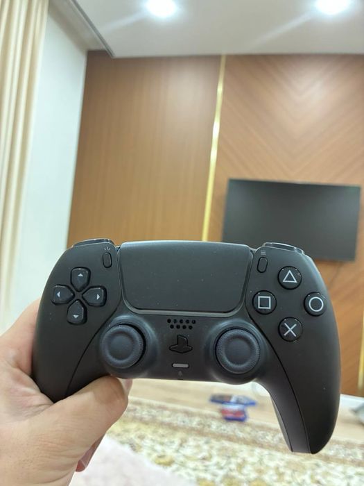 Продам PS5 Slim 1 TB + игры